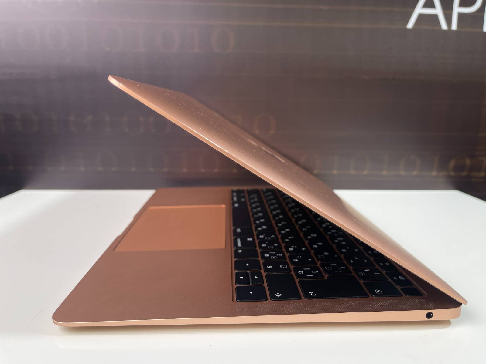 Macbook Air 2019 USED. Core i5,  Ram 8Gb, SSD 256Gb 13.3Inch. Touch ID