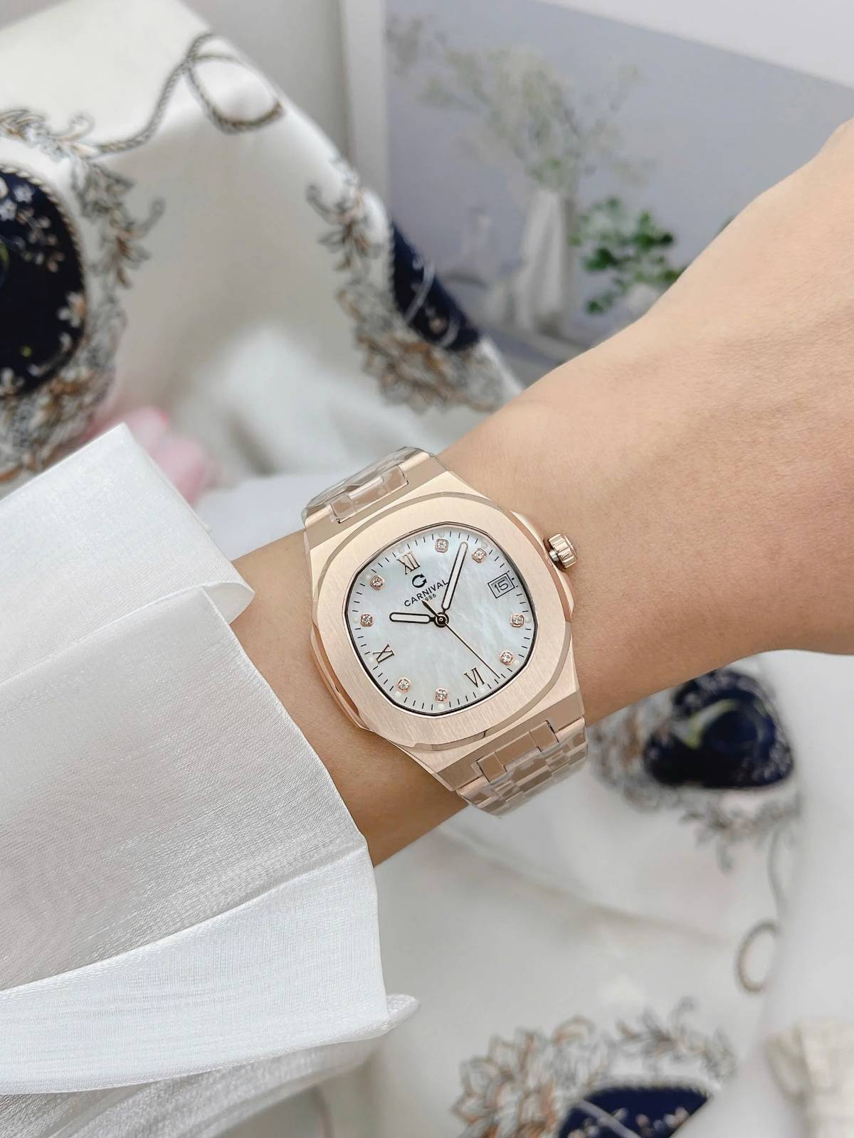 Đồng hồ Carnival Nữ form Patek Philippe