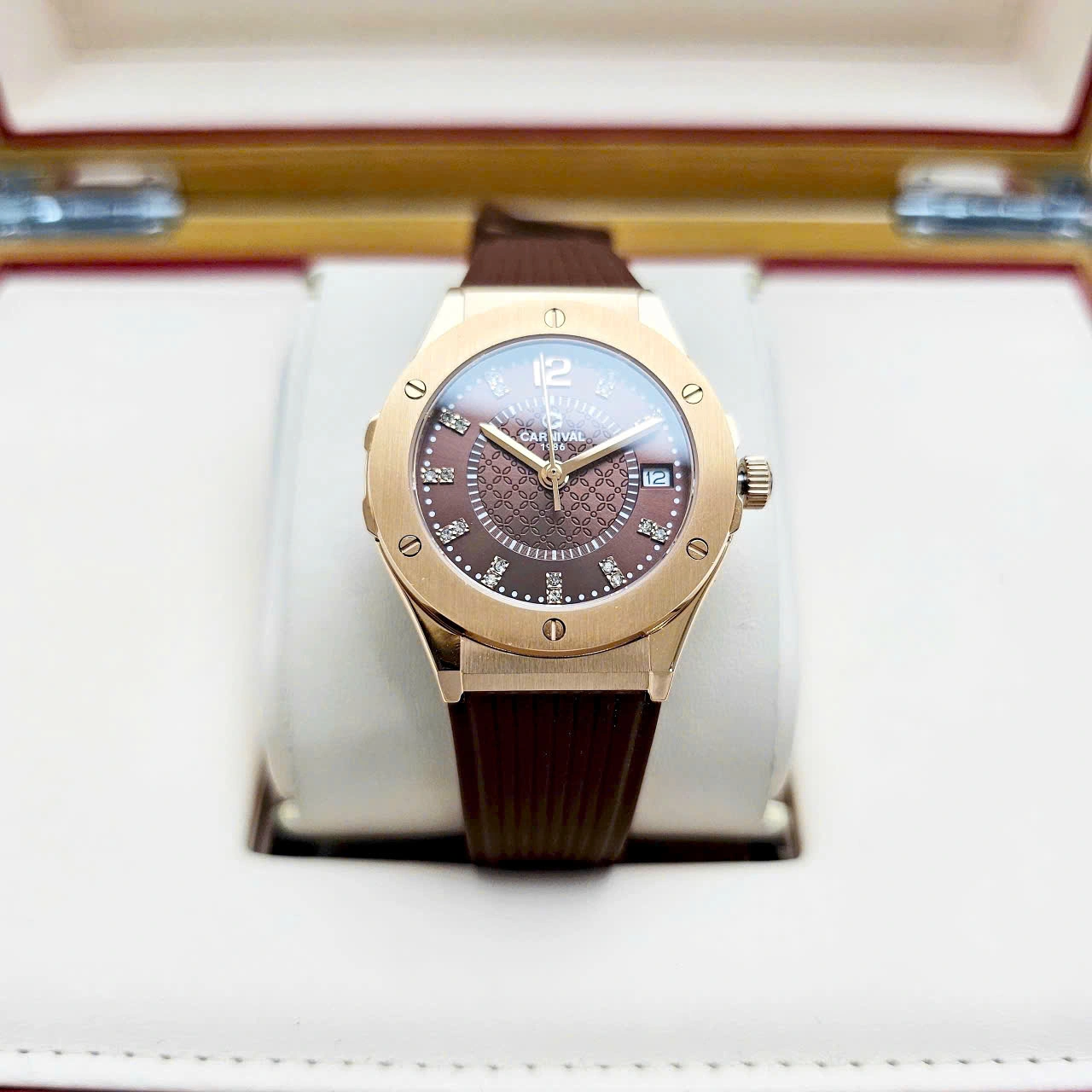 CARNIVAL Nữ Form Hublot