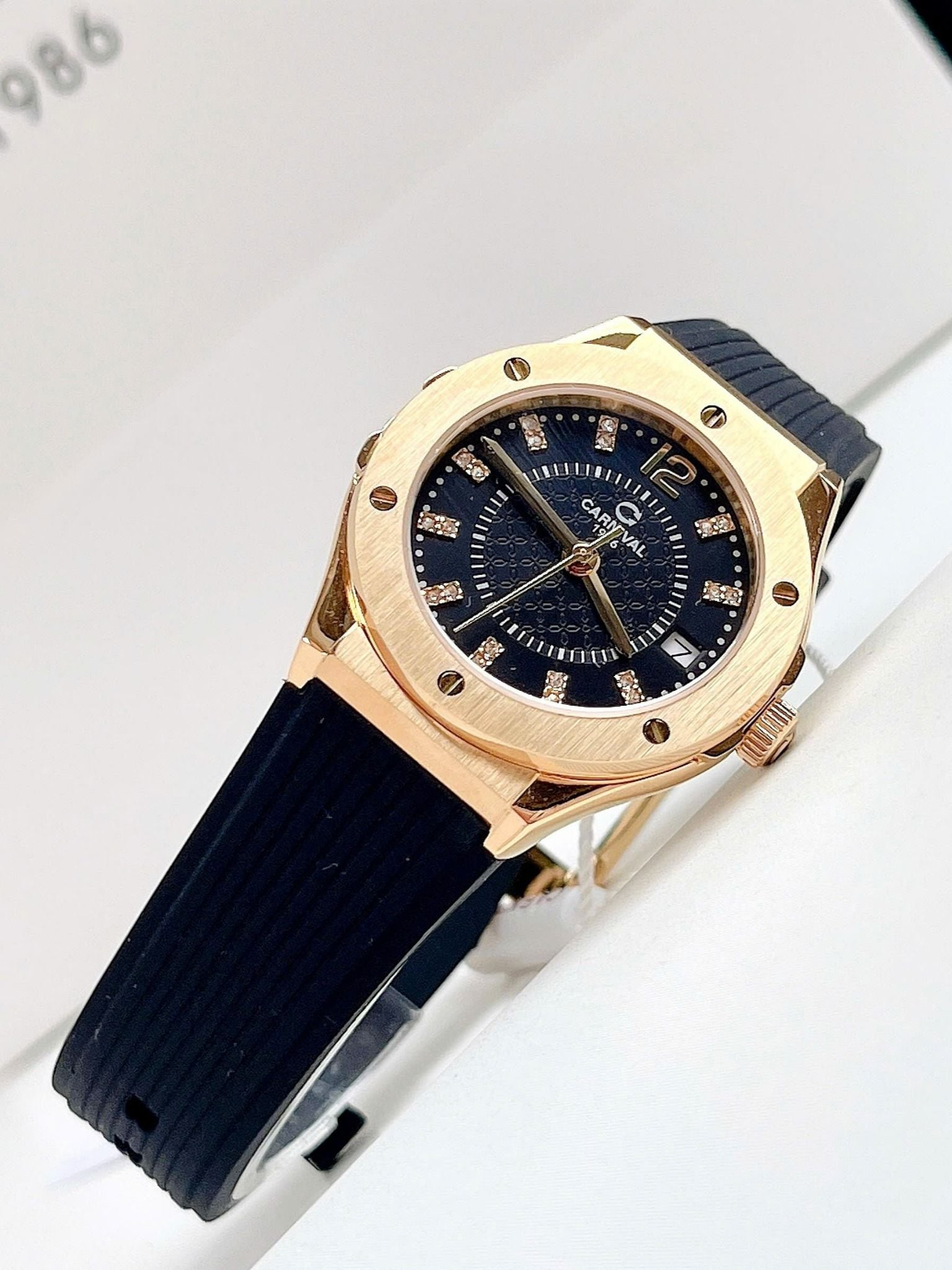 CARNIVAL Nữ Form Hublot