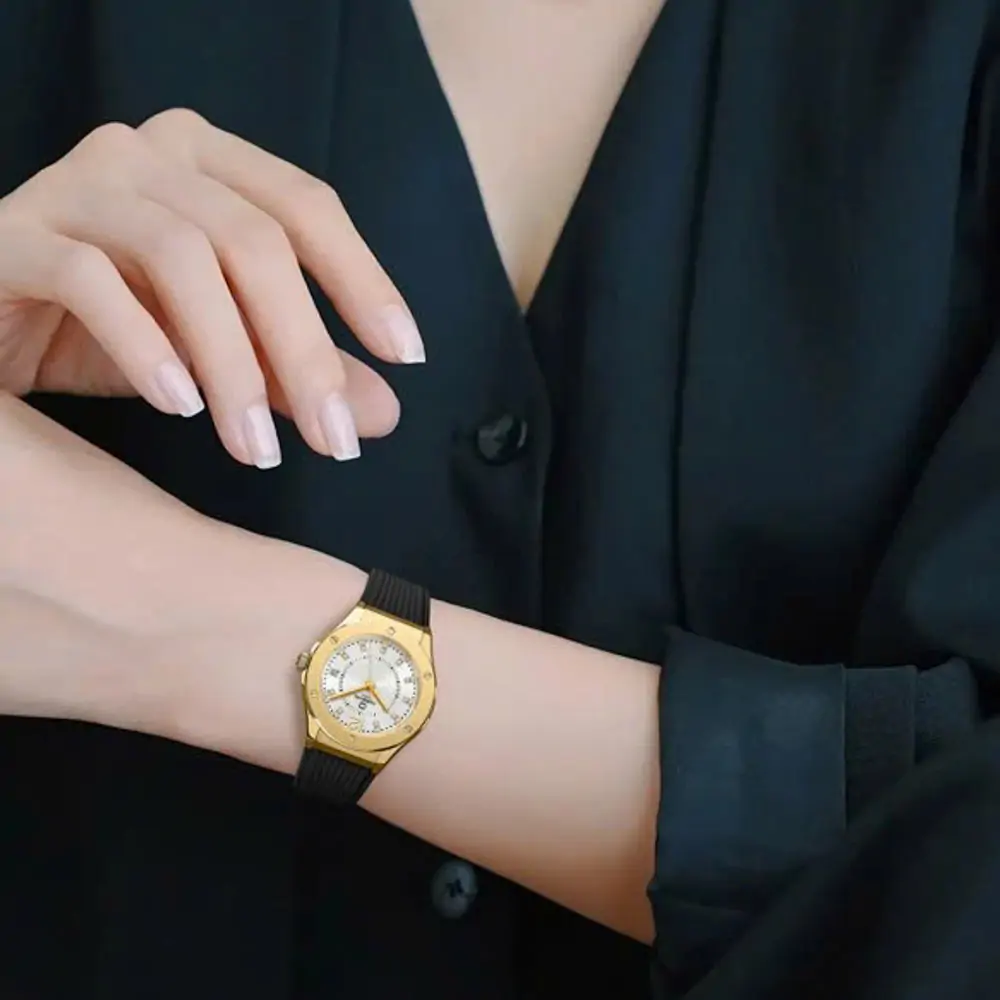 CARNIVAL Nữ Form Hublot