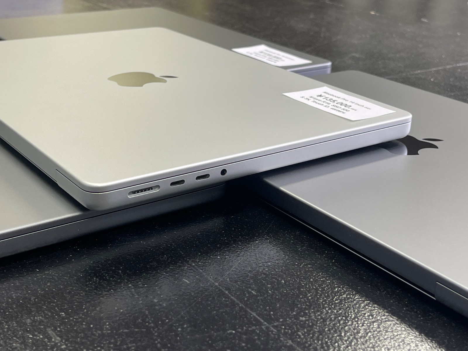 Macbook Pro 14inch 2021 USER Ram 16. SSD 500 Like New