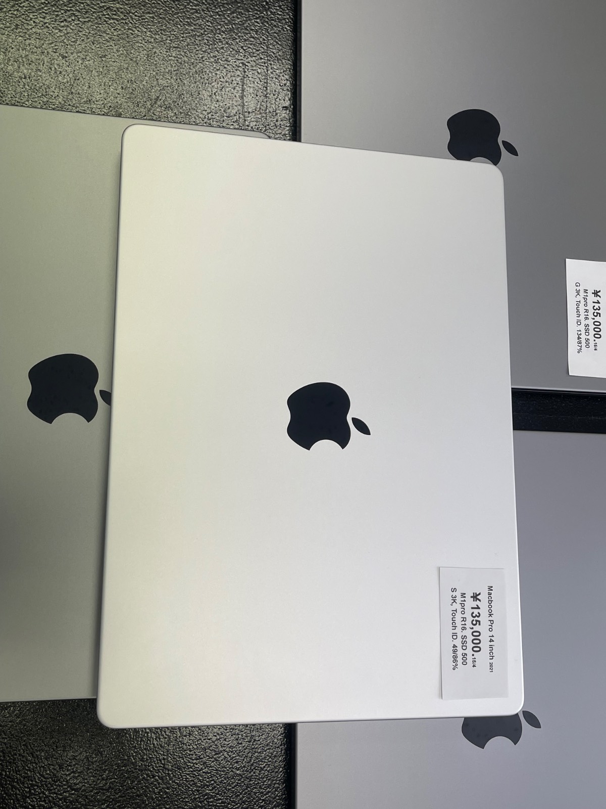 Macbook Pro 14inch 2021 USER Ram 16. SSD 500 Like New