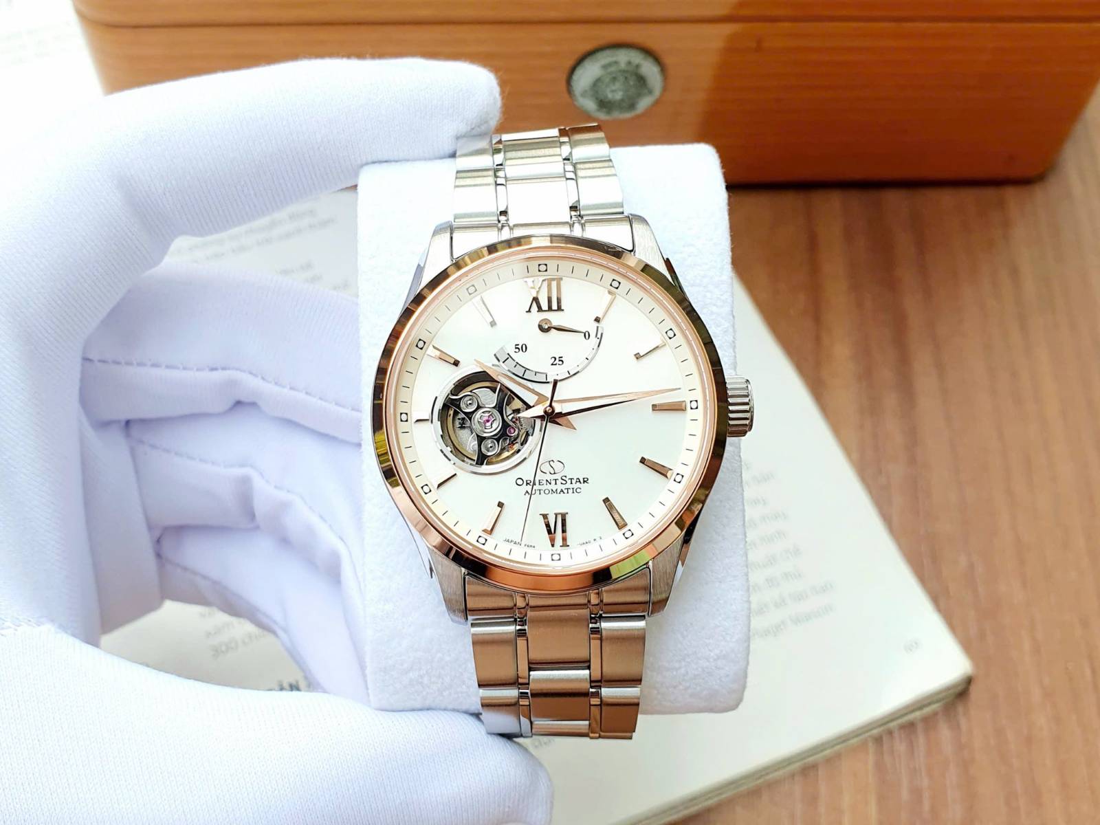 ORIENT STAR SEMI SKELETON
LIMITED MODEL RK-AT0023S 
AUTOMATIC (Nội Địa Nhật Made in Japan)